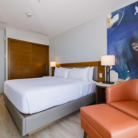 Embassy Suites By Hilton Aruba Beach Resort Palm Beach Exteriör bild
