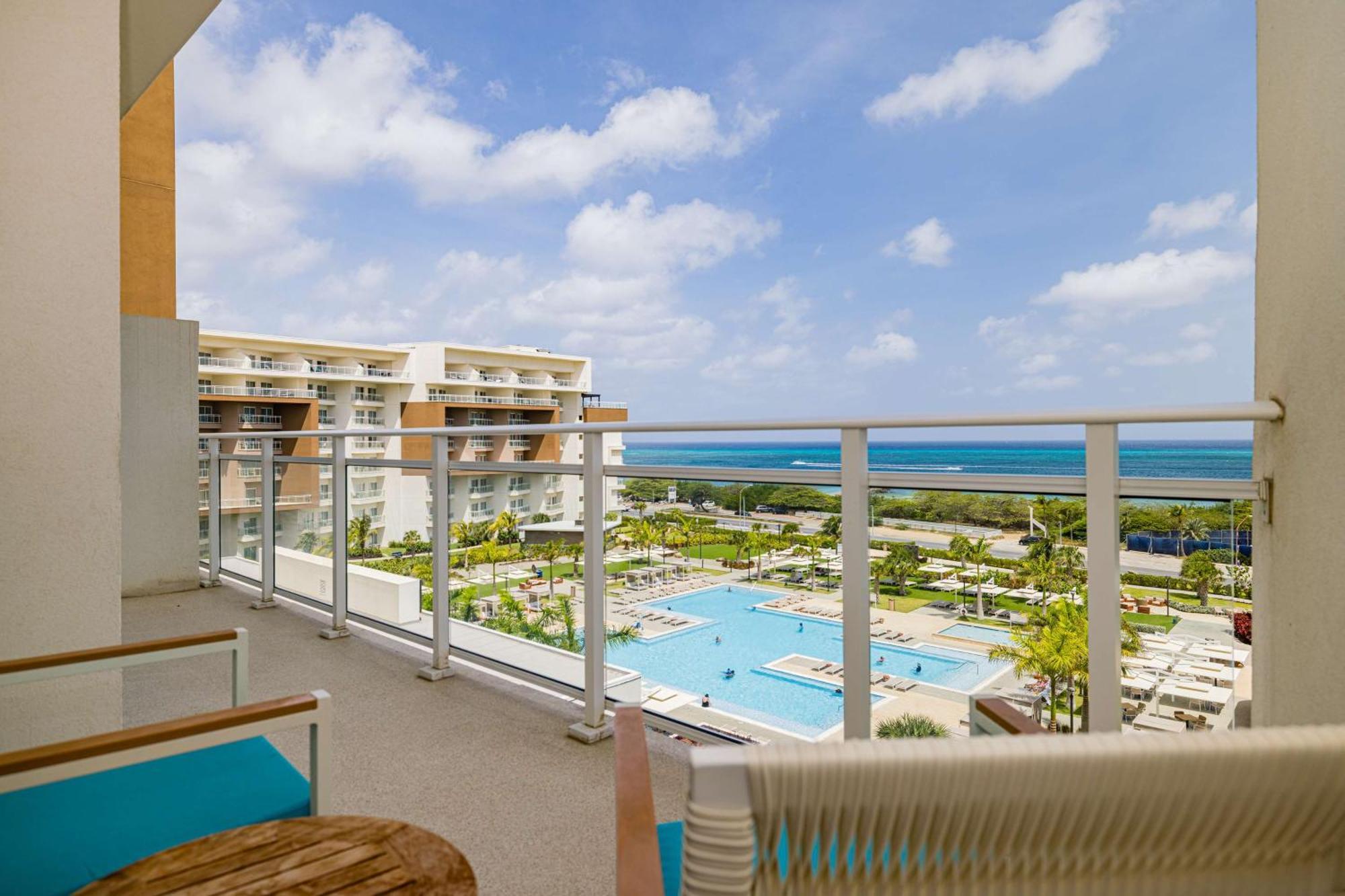 Embassy Suites By Hilton Aruba Beach Resort Palm Beach Exteriör bild